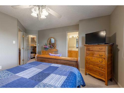 16 Rivercrest Court West, Lethbridge, AB - Indoor Photo Showing Bedroom