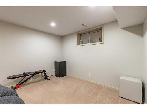 16 Rivercrest Court West, Lethbridge, AB - Indoor