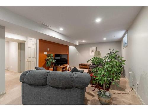 16 Rivercrest Court West, Lethbridge, AB - Indoor