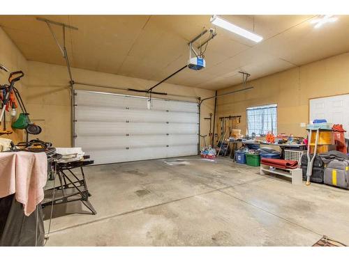 16 Rivercrest Court West, Lethbridge, AB - Indoor Photo Showing Garage