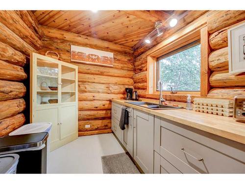 433 2Nd Avenue, Beaver Mines, AB - Indoor Photo Showing Kitchen