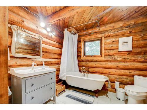 433 2Nd Avenue, Beaver Mines, AB - Indoor Photo Showing Bathroom