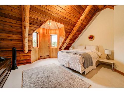 433 2Nd Avenue, Beaver Mines, AB - Indoor Photo Showing Bedroom