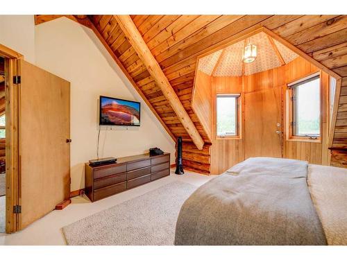 433 2Nd Avenue, Beaver Mines, AB - Indoor Photo Showing Bedroom