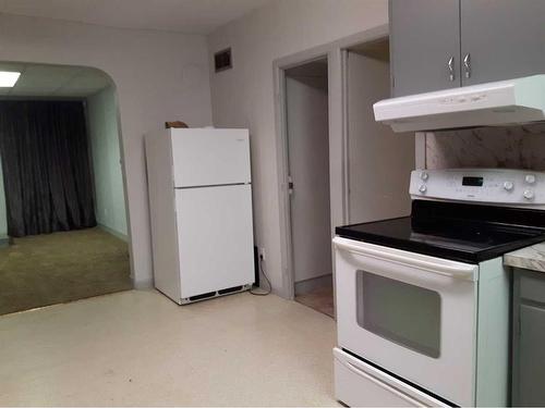 106 3Rd Street, Picture Butte, AB - Indoor Photo Showing Kitchen