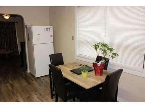 106 3Rd Street, Picture Butte, AB - Indoor Photo Showing Dining Room