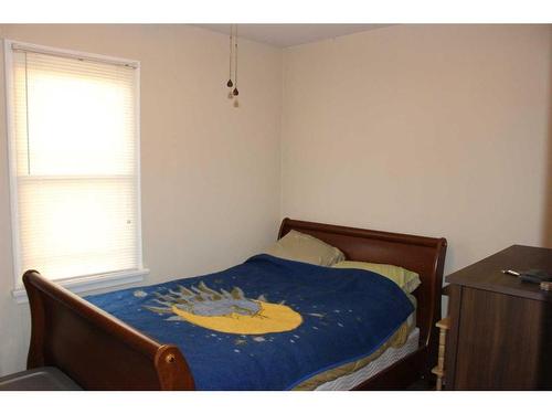 106 3Rd Street, Picture Butte, AB - Indoor Photo Showing Bedroom