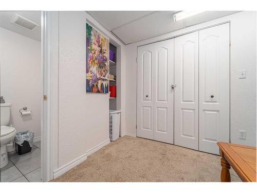 1407 Lakemount Boulevard South, Lethbridge, AB - Indoor