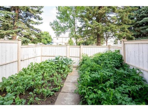 3-2302 23 Street North, Lethbridge, AB - Outdoor