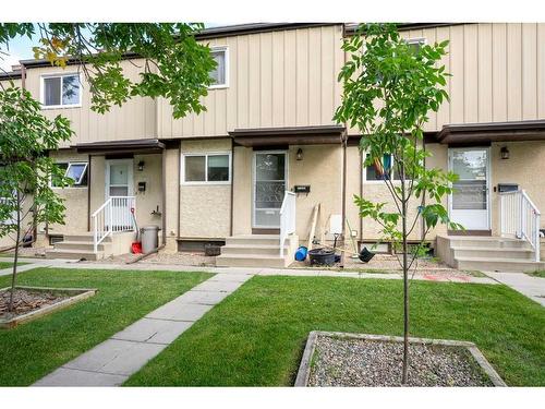 3-2302 23 Street North, Lethbridge, AB - Outdoor With Facade