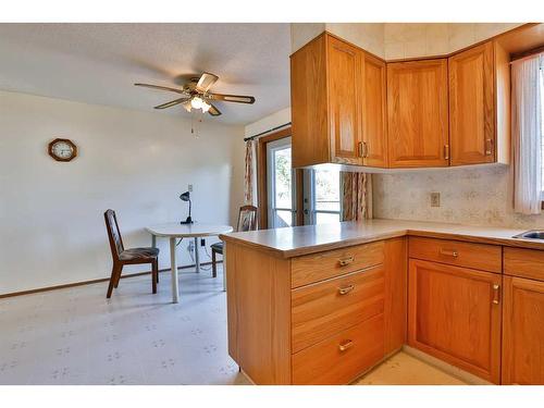 551 16 Street, Fort Macleod, AB - Indoor Photo Showing Kitchen