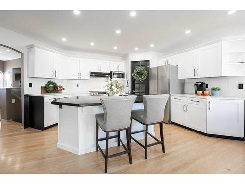 103 Canyon Terrace West, Lethbridge, AB - Indoor Photo Showing Kitchen