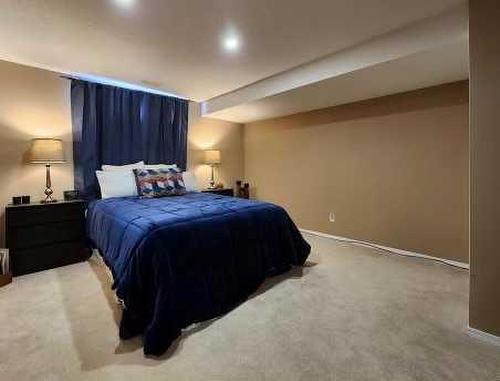 103 Canyon Terrace West, Lethbridge, AB - Indoor Photo Showing Bedroom