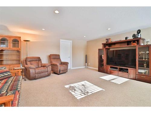 360 E 1 Avenue South, Magrath, AB - Indoor Photo Showing Living Room