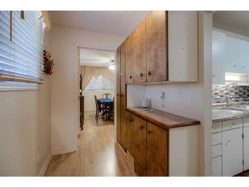 612 12 Street South, Lethbridge, AB - Indoor Photo Showing Kitchen