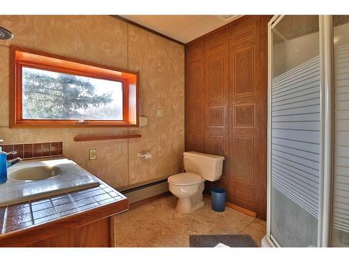 172036 Twp Rd 3-4, Rural Warner No. 5, County Of, AB - Indoor Photo Showing Bathroom