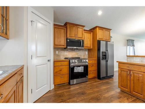 128 Rivermill Landing West, Lethbridge, AB - Indoor Photo Showing Kitchen