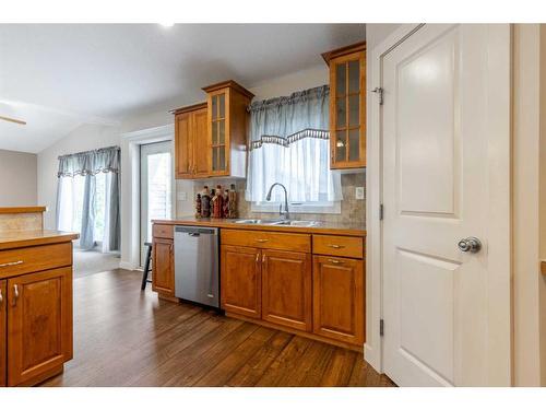 128 Rivermill Landing West, Lethbridge, AB - Indoor Photo Showing Kitchen With Double Sink