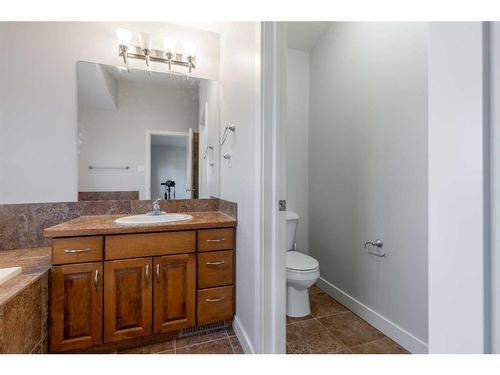 128 Rivermill Landing West, Lethbridge, AB - Indoor Photo Showing Bathroom