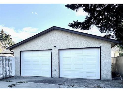 2117 19 Avenue South, Lethbridge, AB - Outdoor