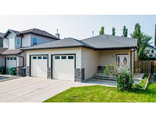 14 Edinburgh Gate West, Lethbridge, AB - Outdoor