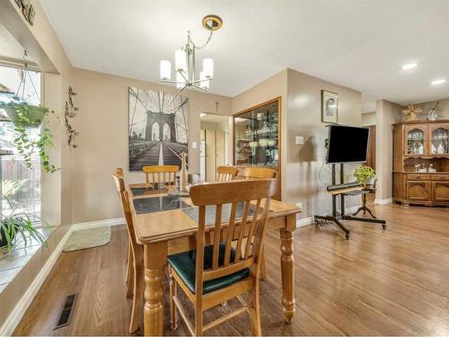 1611 24 Street South, Lethbridge, AB - Indoor Photo Showing Dining Room