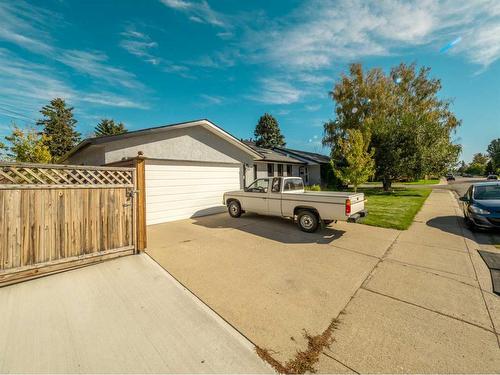 1611 24 Street South, Lethbridge, AB - Outdoor