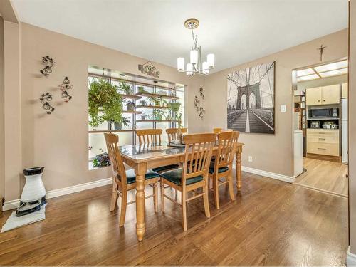 1611 24 Street South, Lethbridge, AB - Indoor Photo Showing Dining Room