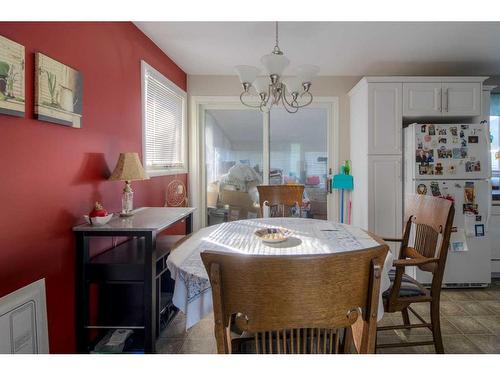 1714 14 Avenue South, Lethbridge, AB - Indoor Photo Showing Dining Room