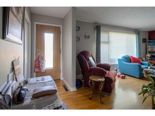 1714 14 Avenue South, Lethbridge, AB - Indoor Photo Showing Living Room