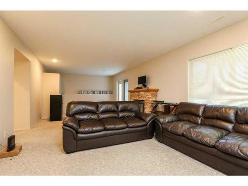 361 Red Crow Boulevard West, Lethbridge, AB - Indoor Photo Showing Living Room