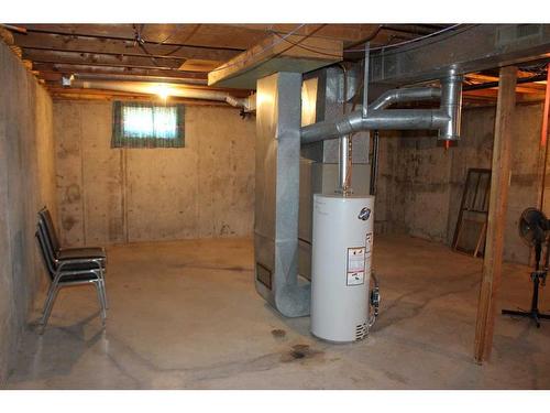 656 Crescent Avenue, Picture Butte, AB - Indoor Photo Showing Basement