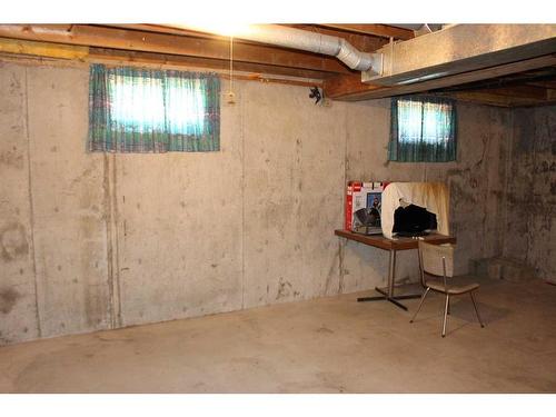 656 Crescent Avenue, Picture Butte, AB - Indoor Photo Showing Basement