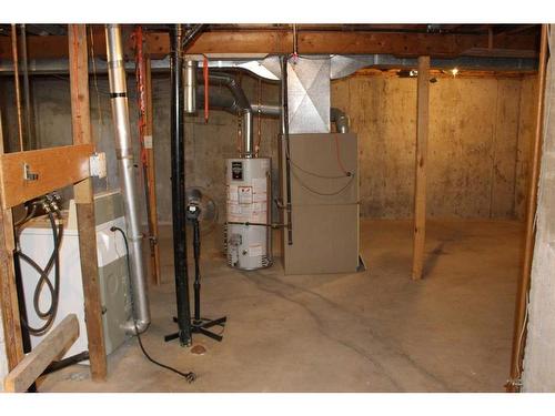 656 Crescent Avenue, Picture Butte, AB - Indoor Photo Showing Basement