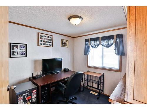 612 Grand Avenue, Carmangay, AB - Indoor Photo Showing Office