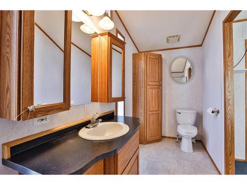 612 Grand Avenue, Carmangay, AB - Indoor Photo Showing Bathroom