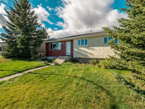 920 Wilderness Avenue, Pincher Creek, AB - Outdoor