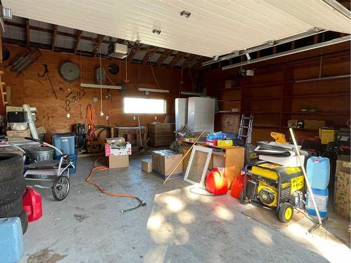 75 Center Street, Glenwood, AB - Indoor Photo Showing Garage