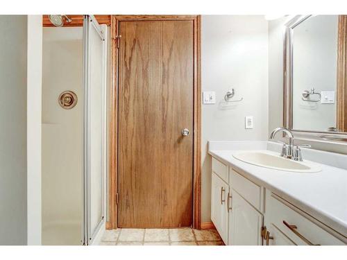 29211 Twp Road 6-0, Rural Pincher Creek No. 9, M.D. Of, AB - Indoor Photo Showing Bathroom