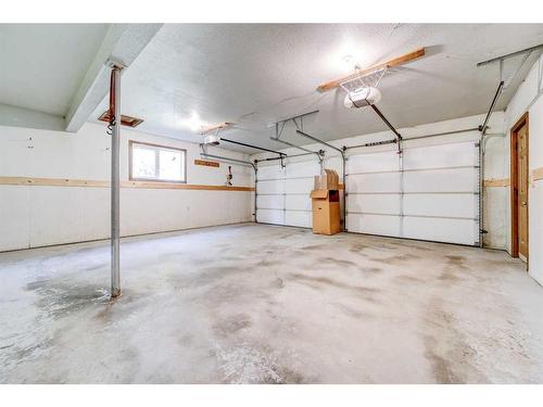 29211 Twp Road 6-0, Rural Pincher Creek No. 9, M.D. Of, AB - Indoor Photo Showing Garage