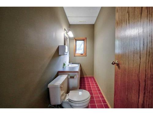 29211 Twp Road 6-0, Rural Pincher Creek No. 9, M.D. Of, AB - Indoor Photo Showing Bathroom