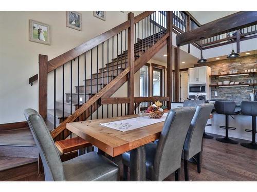 152 School Avenue, Mountain View, AB - Indoor Photo Showing Kitchen With Upgraded Kitchen