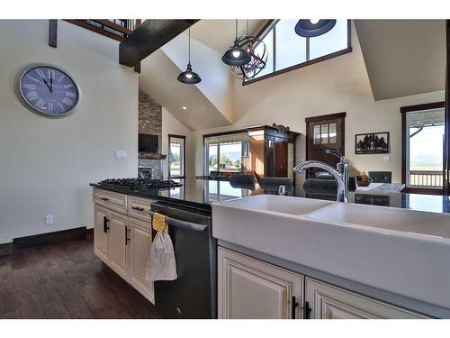 152 School Avenue, Mountain View, AB - Indoor Photo Showing Kitchen With Double Sink