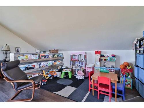 152 School Avenue, Mountain View, AB - Indoor