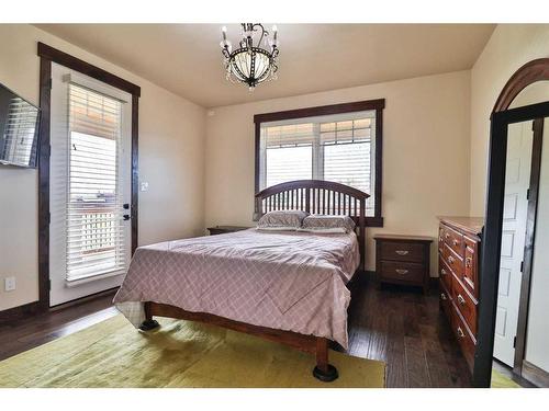 152 School Avenue, Mountain View, AB - Indoor Photo Showing Bedroom