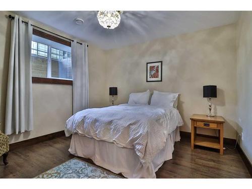 152 School Avenue, Mountain View, AB - Indoor Photo Showing Bedroom