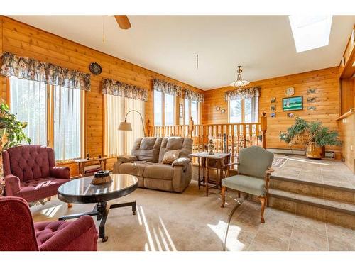 1307 24 Avenue, Coaldale, AB - Indoor Photo Showing Living Room