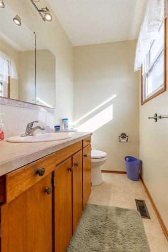 1307 24 Avenue, Coaldale, AB - Indoor Photo Showing Bathroom