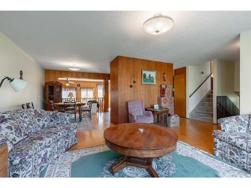 1307 24 Avenue, Coaldale, AB - Indoor Photo Showing Living Room