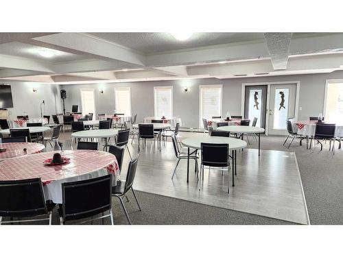 324-2020 32 Street South, Lethbridge, AB - Indoor Photo Showing Dining Room